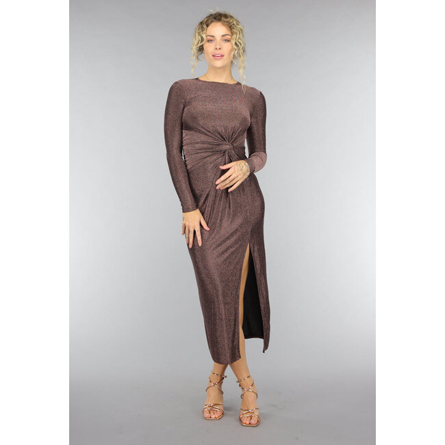 Roségoldenes Kleid mit hohem Ausschnitt und Twist