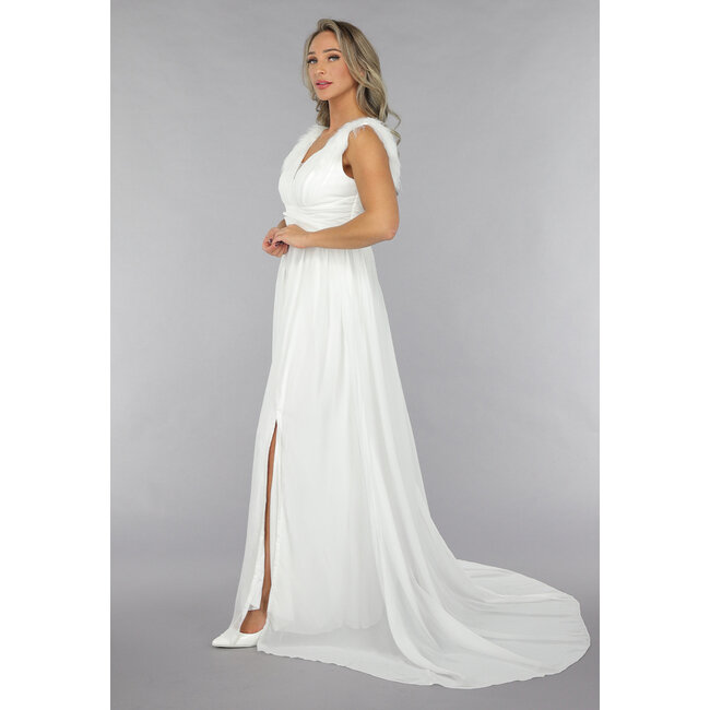 Langes weißes Chiffonkleid mit Federdetails