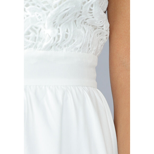 Weißes schulterfreies Hochzeitskleid mit Pads