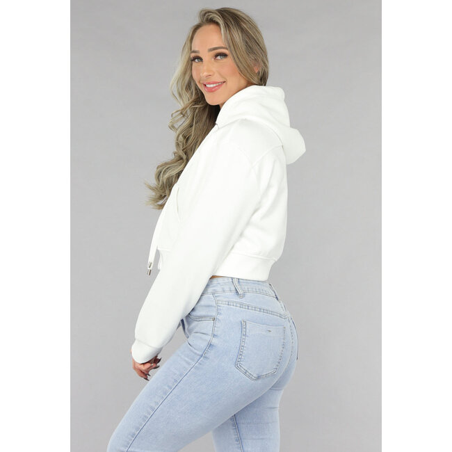 Weißer Kapuzenpullover in kurzem Modell
