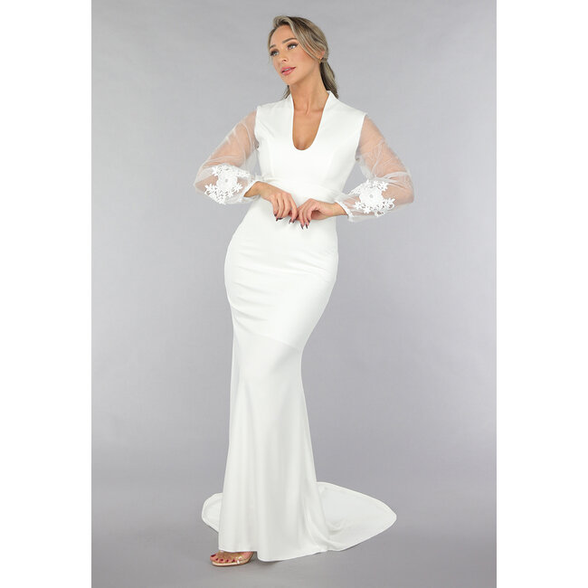 Tailliertes Brautkleid mit Chiffon-Ärmeln