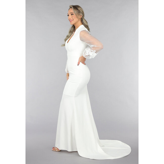 Tailliertes Brautkleid mit Chiffon-Ärmeln