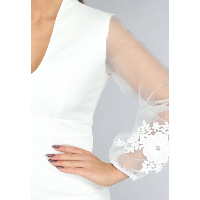 Tailliertes Brautkleid mit Chiffon-Ärmeln