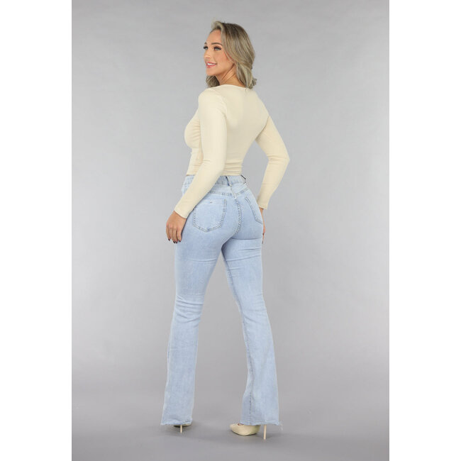 Beigefarbenes Rippen-Top mit kleinem Knittereffekt