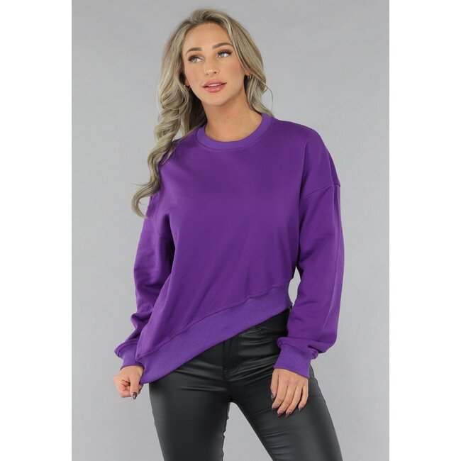 Lila Pullover mit schrägem Abschluss