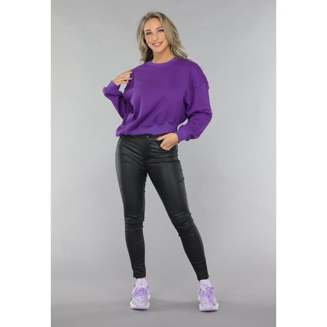 Lila Pullover mit schrägem Abschluss