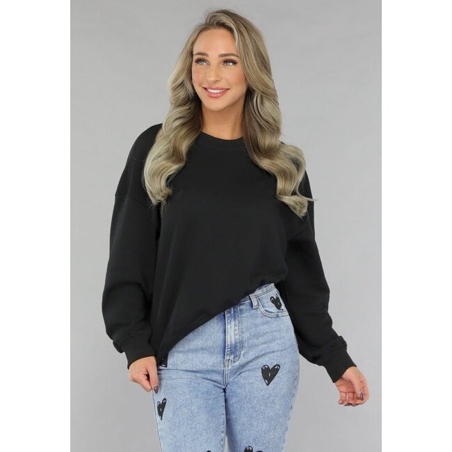 Schwarzer Pullover mit Rundhalsausschnitt