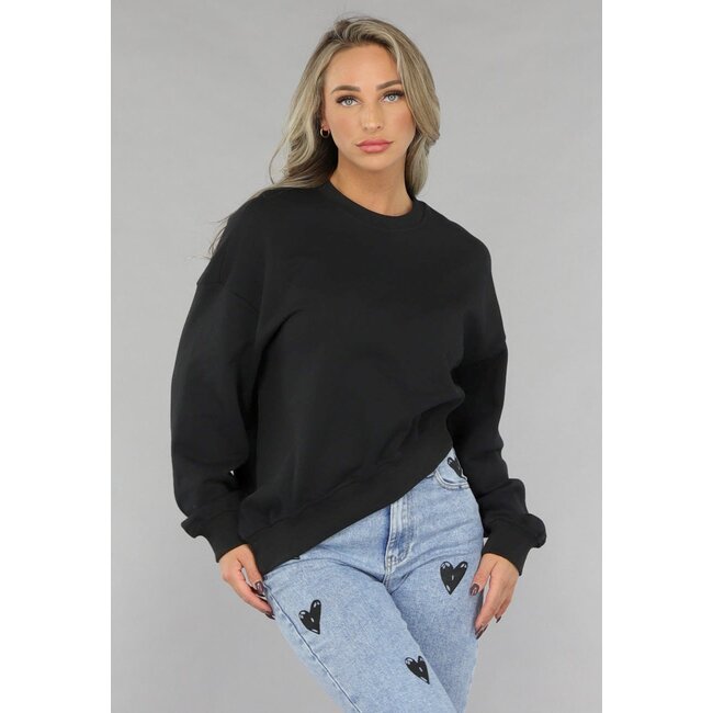 Schwarzer Pullover mit Rundhalsausschnitt