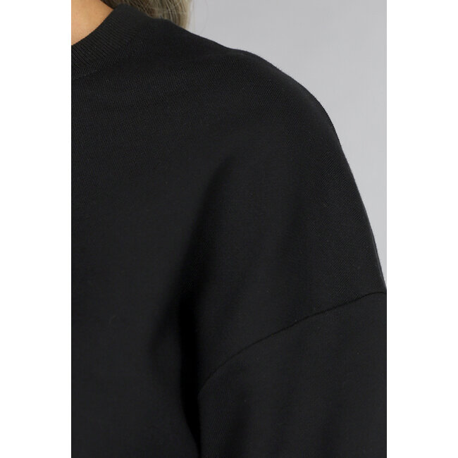 Schwarzer Pullover mit Rundhalsausschnitt