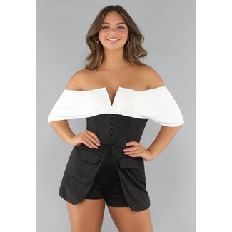 Schulterfreier Playsuit mit Korsett-Detail