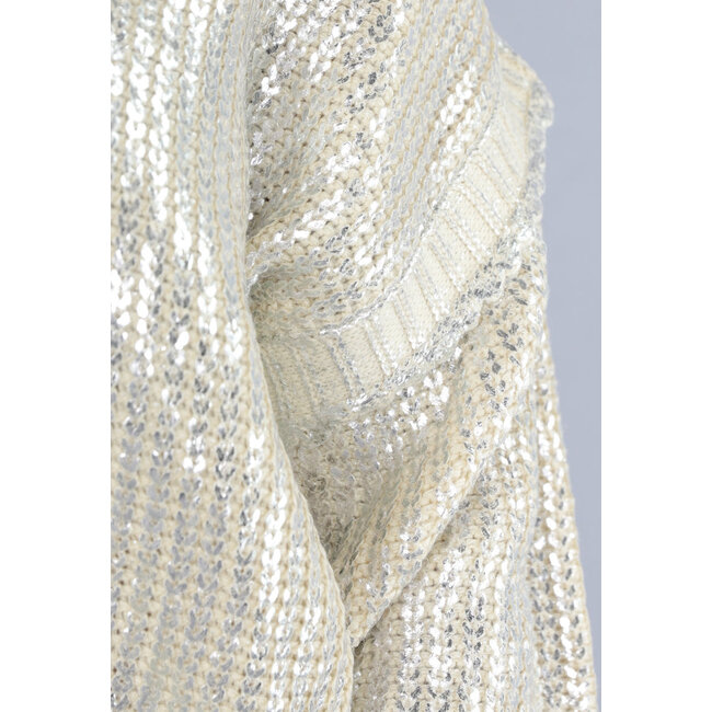 Beigefarbener Strickpullover mit Silberbeschichtung