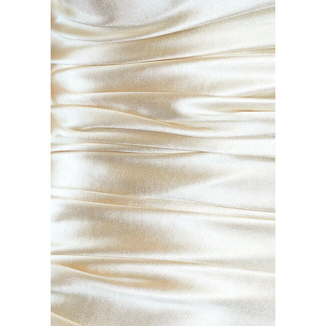 Champagnerfarbenes Satin-One-Shoulder-Kleid mit hohem Schlitz