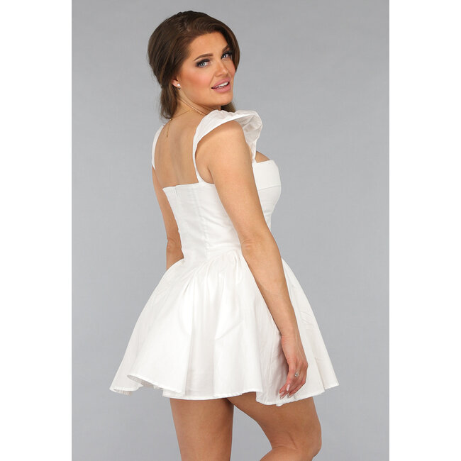 Weißes Skaterkleid mit gerafften Ärmeln