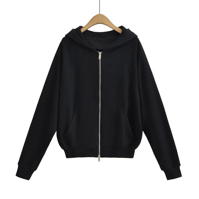 Schwarze Strickjacke in Übergröße mit silbernem Reißverschluss