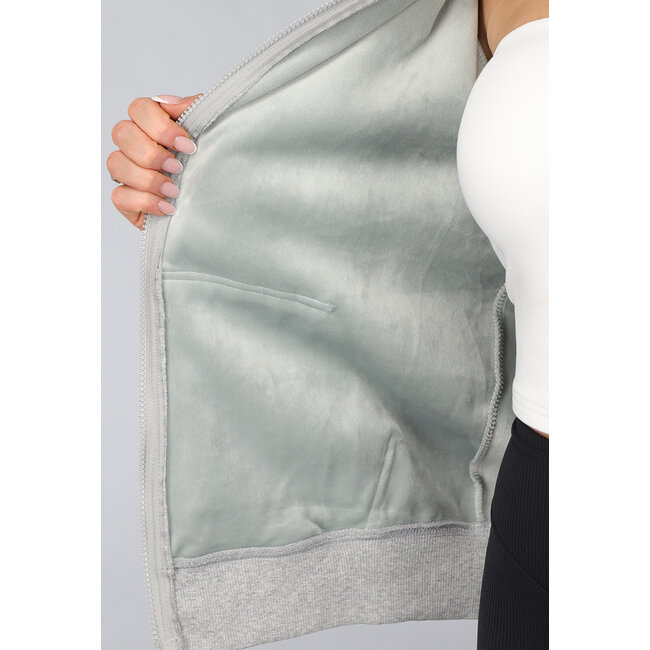 Graue Strickjacke mit weichem Innenfutter