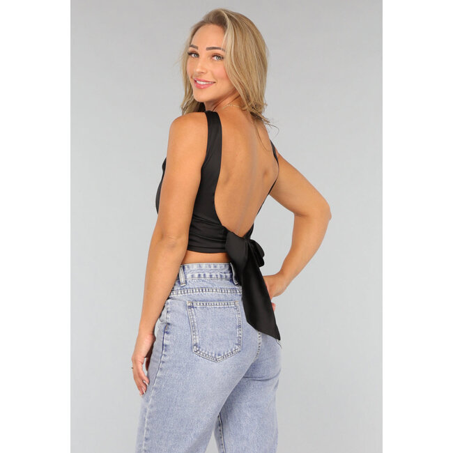 Schwarzes Satin-Top mit Schleifendetail