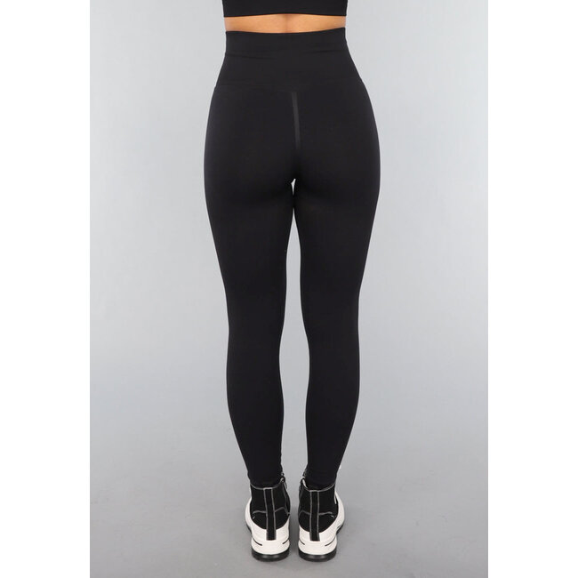 Schwarze Sport-Leggings mit Scrunch