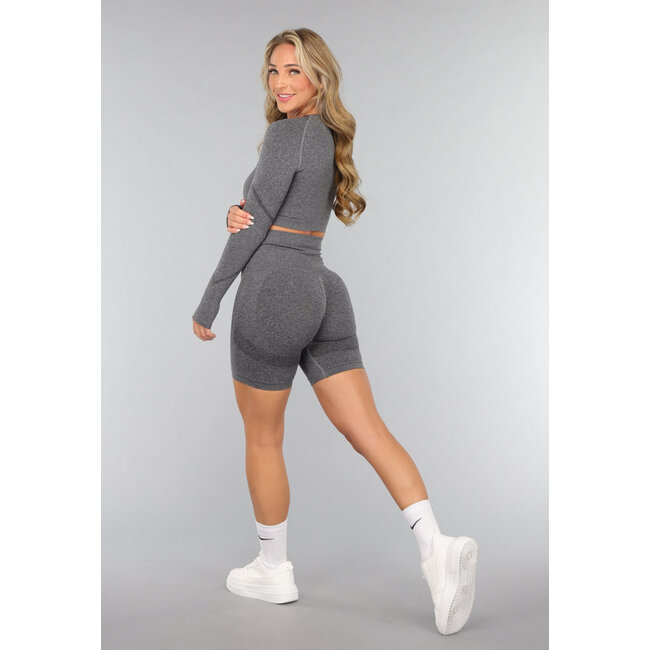 Graue Fitness-Shorts mit Scrunch
