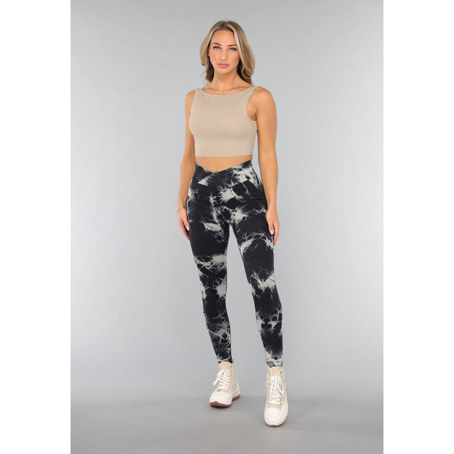 Gepolstertes beigefarbenes Sporttop mit offenem Rücken