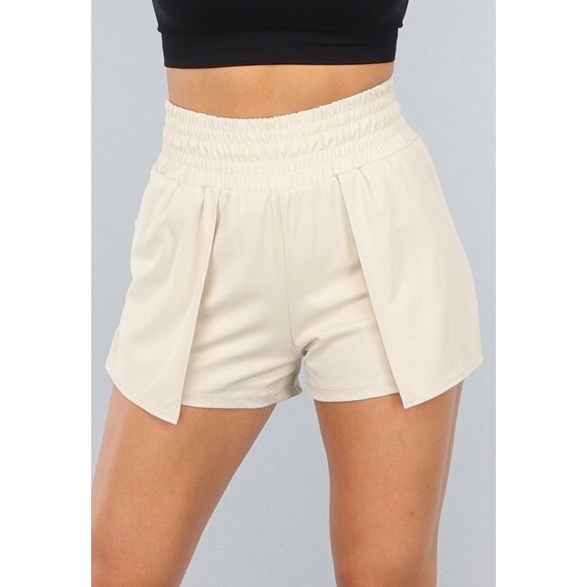 Beige Sportshorts mit Innenshorts