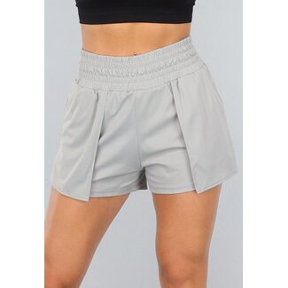 Graue kurze Sportshorts