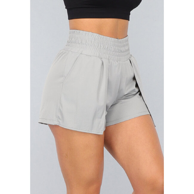 Graue kurze Sportshorts