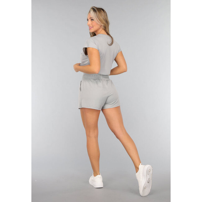 Graue kurze Sportshorts
