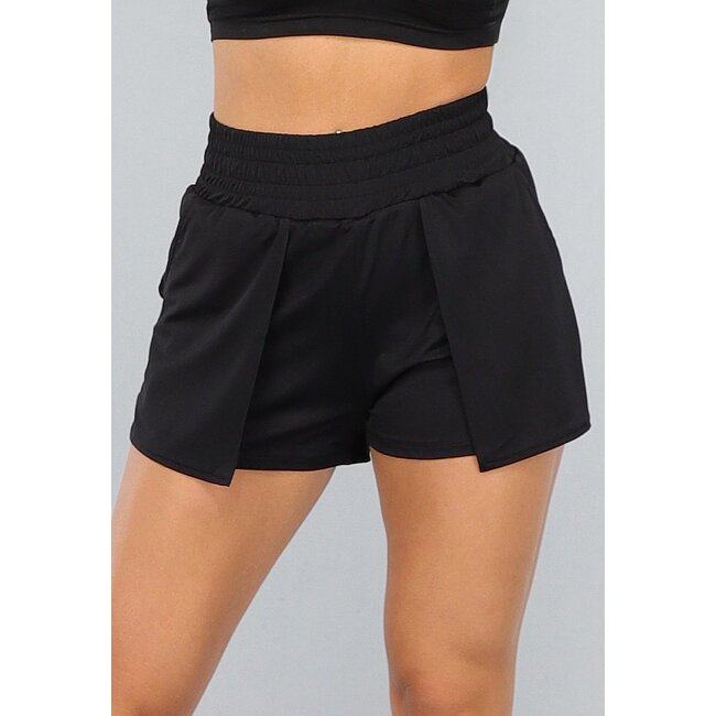 Kurze schwarze Sportshorts