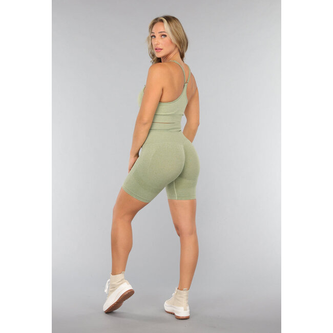 Hellgrüne sportliche Shorts im Set