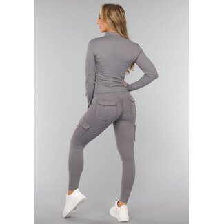 Dunkelgraues Gymset mit Scrunch