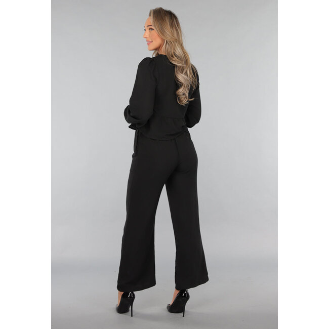 Schwarzer Zweiteiler in Leinenoptik mit Schleifen