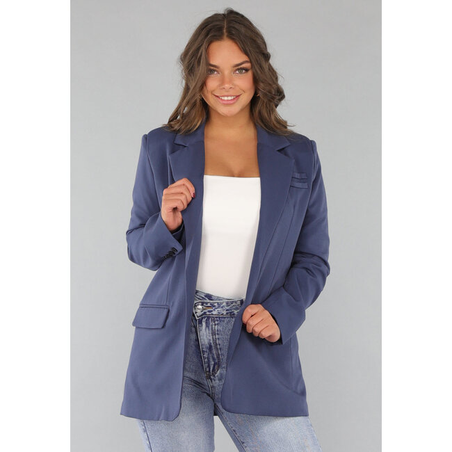 Marineblauer Oversized-Blazer mit Taillenband