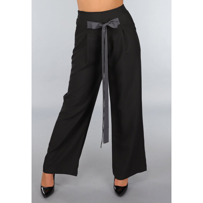 Schwarze Hose mit anthrazitfarbenem Schleifendetail