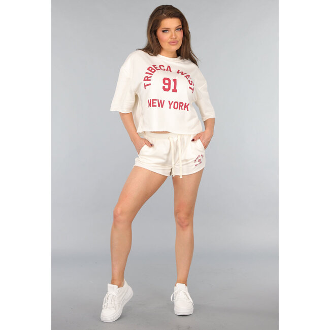 Ecru Jogger Short mit rotem Text