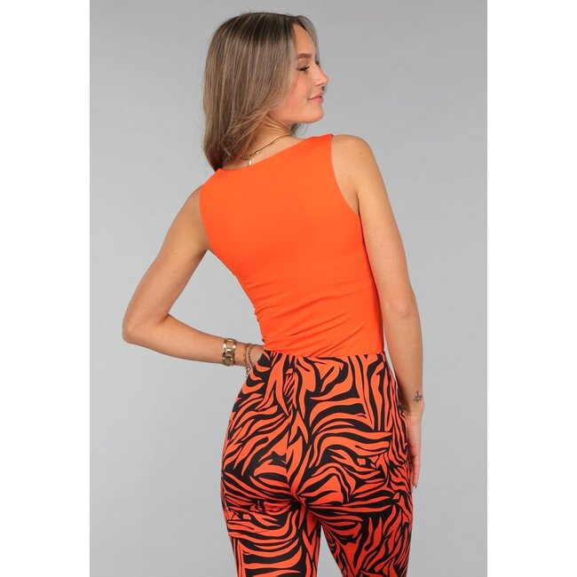 Orangefarbenes Top mit quadratischem Ausschnitt
