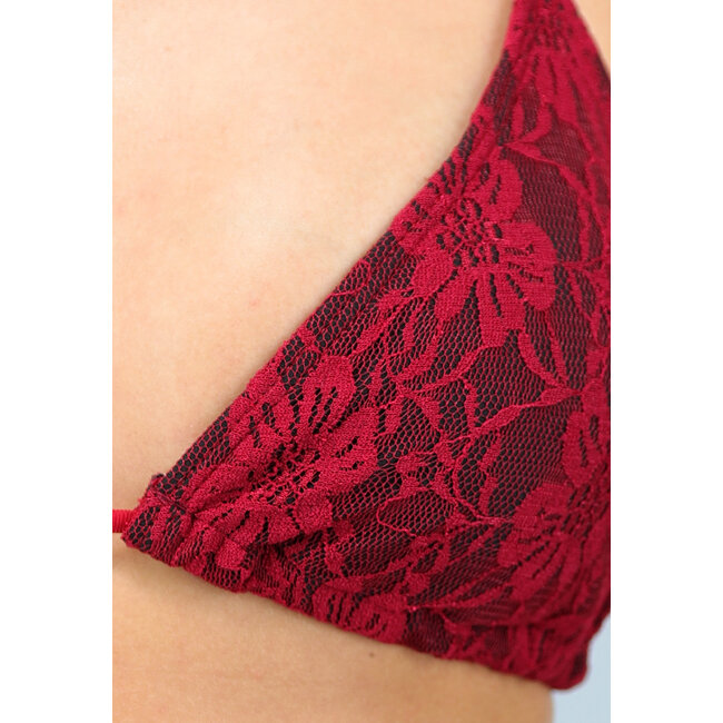 Rotes Bikini-Set mit Spitzendetails