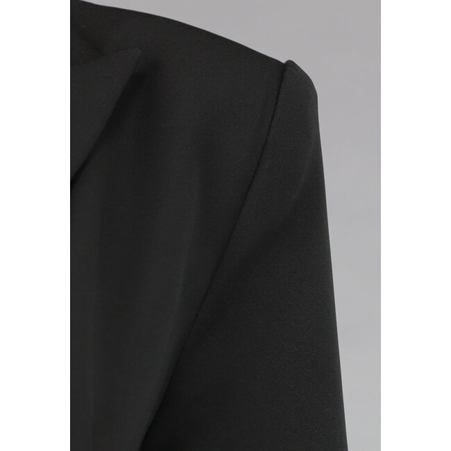 Schwarzes ausgeschnittenes Midikleid mit Blazer Look