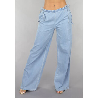 Redial Jeans Jeans mit weitem Bein und niedriger Taille und Schleifendetails