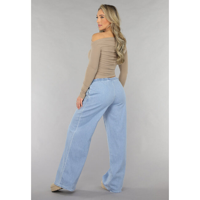 Jeans mit weitem Bein und niedriger Taille und Schleifendetails