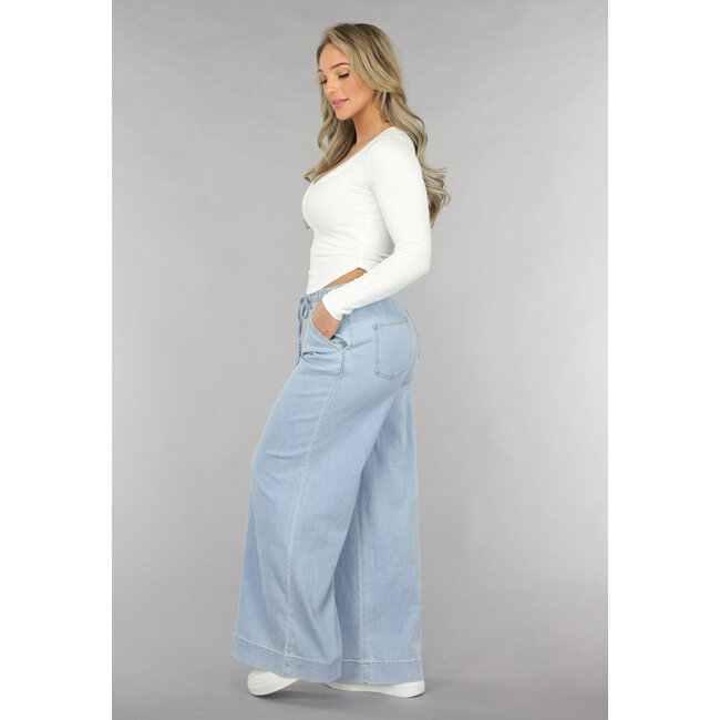 Weit geschnittene Jogger-Jeans mit elastischem Bund