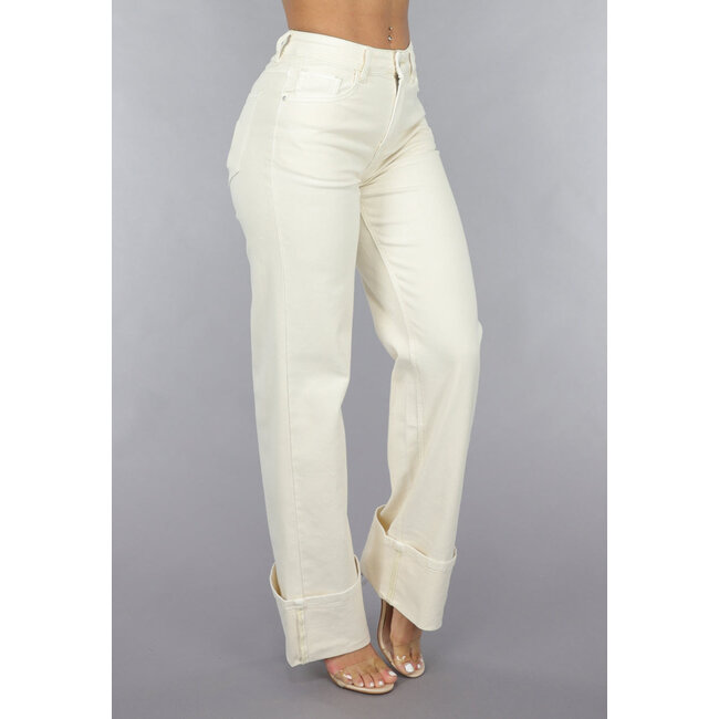 Beige Jeans mit geradem Bein und verkürzten Beinen