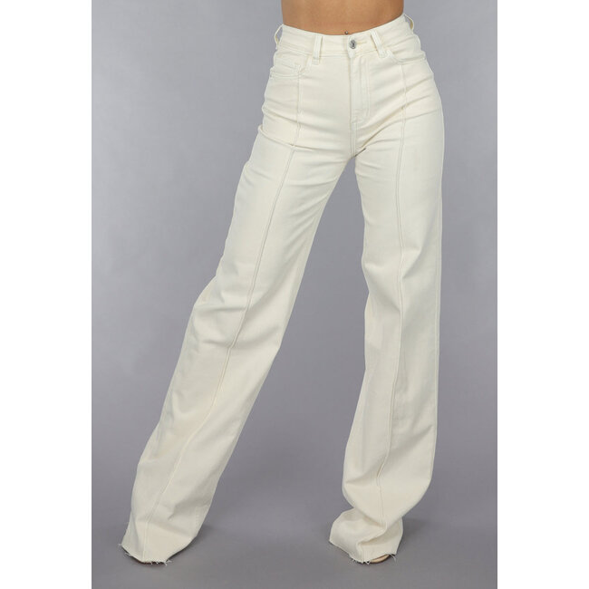 Lange beigefarbene Jeans mit Paspel und Rüschen