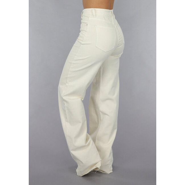 Lange beigefarbene Jeans mit Paspel und Rüschen
