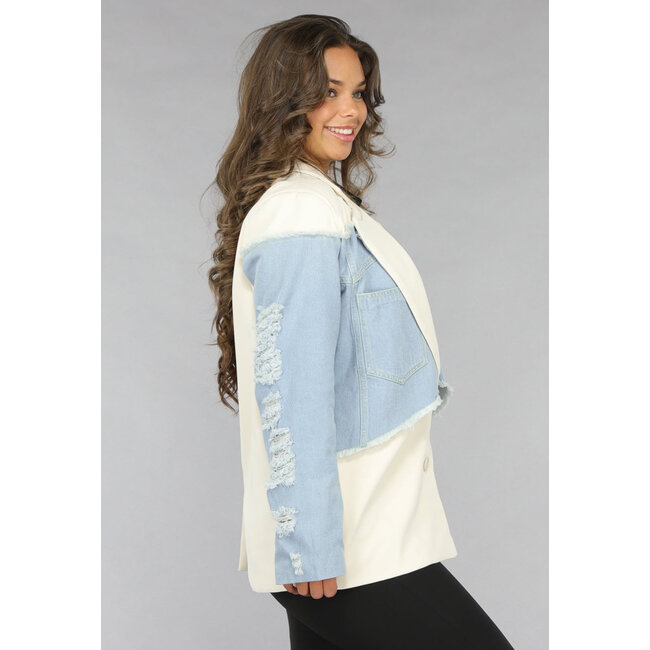 Beigefarbener Blazer mit Denim-Details