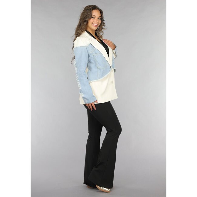 Beigefarbener Blazer mit Denim-Details