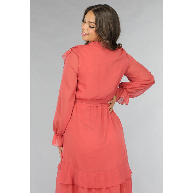 Lachsfarbenes Chiffon-Maxikleid mit Rüschen