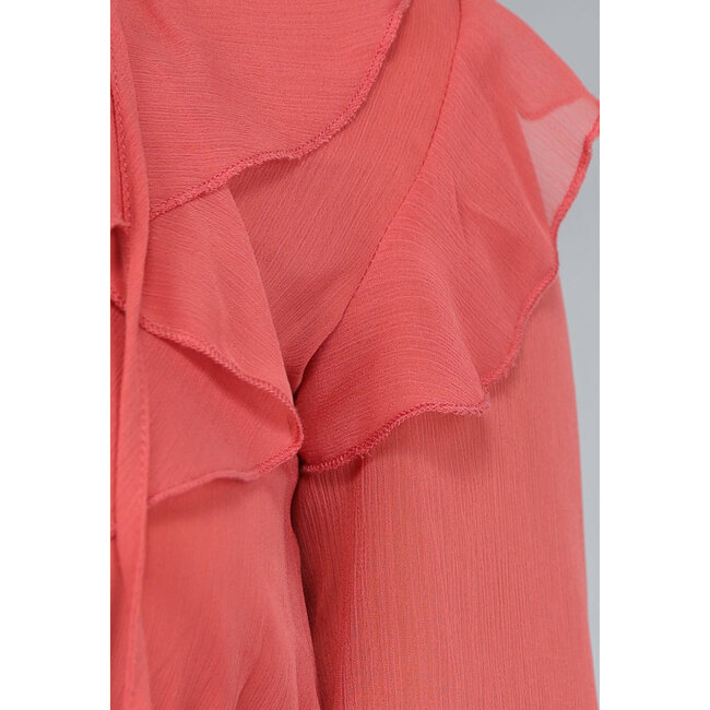 Lachsfarbenes Chiffon-Maxikleid mit Rüschen