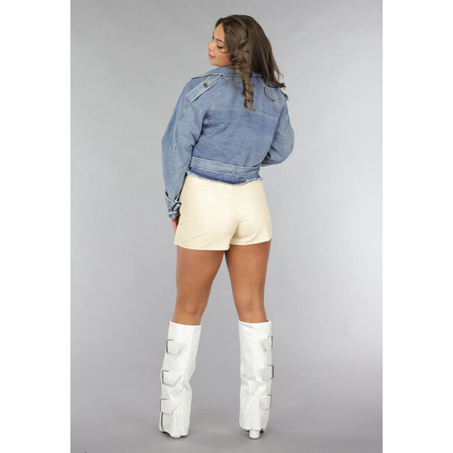 Blaue Jeansjacke im Cropped Modell