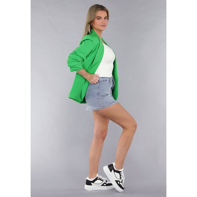 Hellgrüner taillierter Blazer mit Plissee und Dreiviertel-Ärmeln