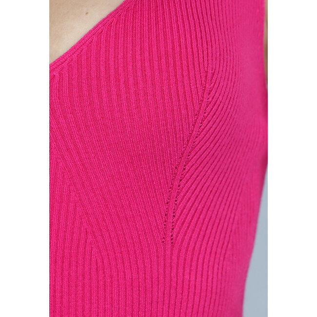 Fuchsiafarbenes Kleid im Midi-Modell mit Schlitz und V-Ausschnitt